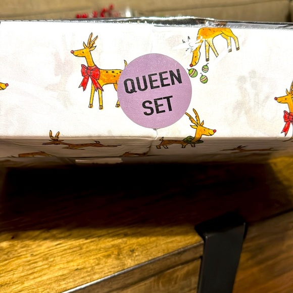 NWT Rae Dunn Queen Bedding Sheet Set Christmas Seasonal Holiday Festive Reindeer - Picture 2 of 9